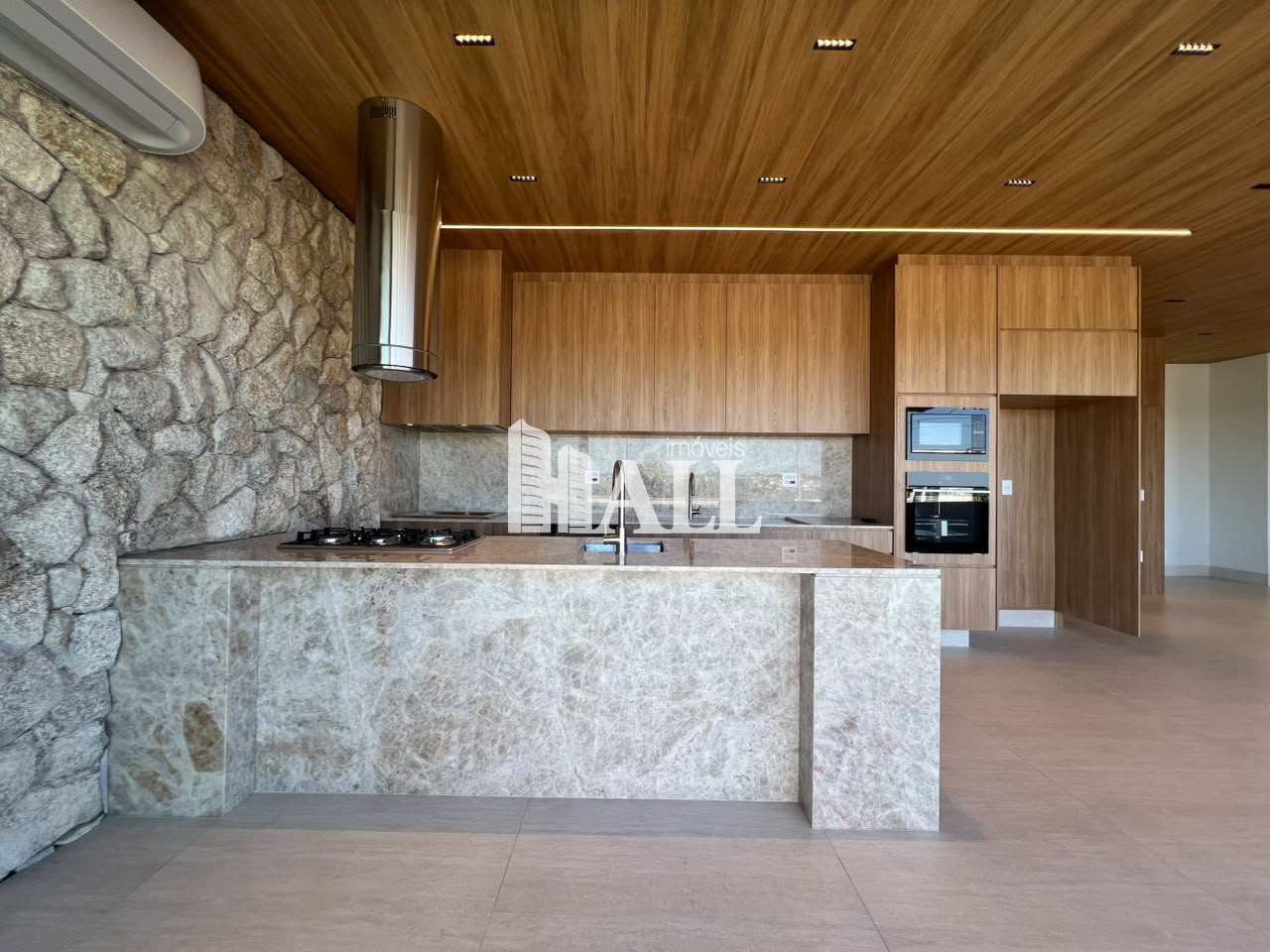 Casa com 3 quartos à venda, 177m² — foto 2 de 49