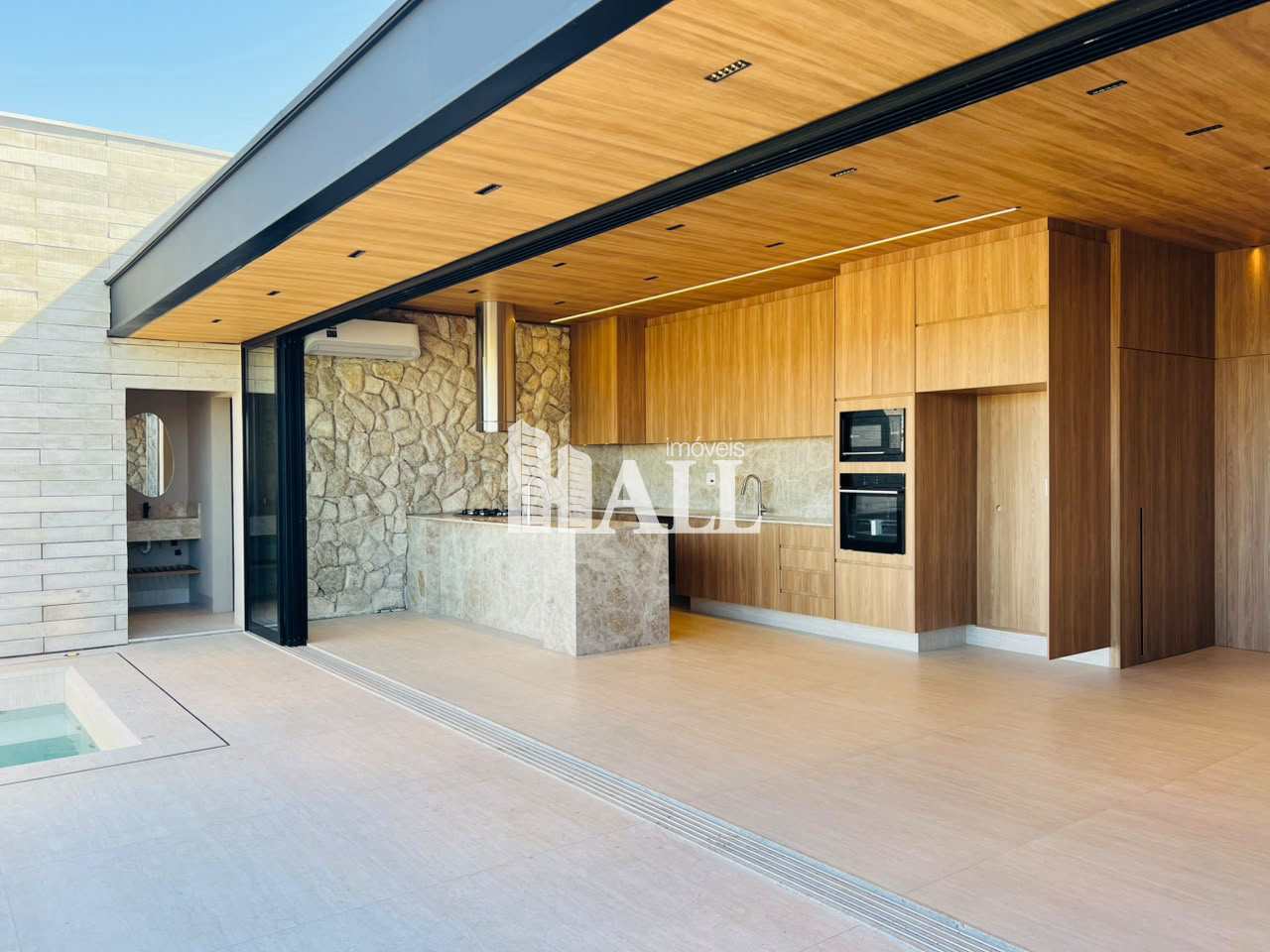 Casa com 3 quartos à venda, 177m² — foto 3 de 49