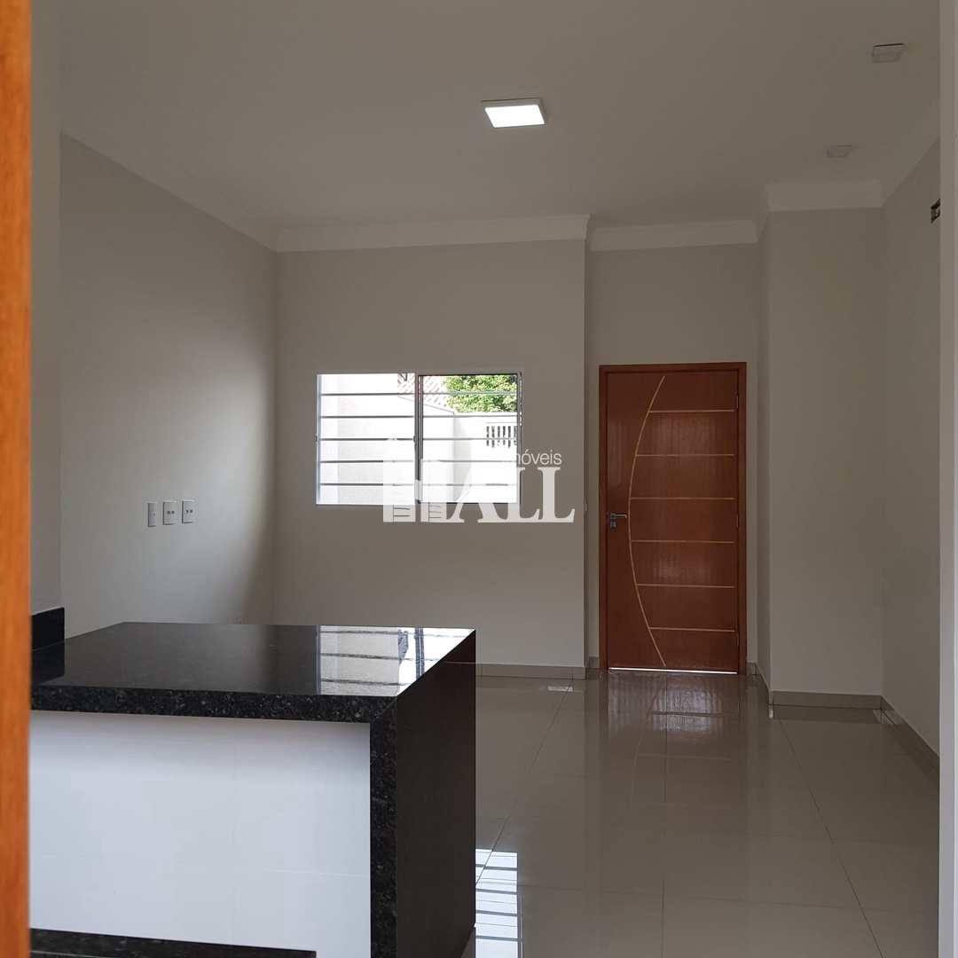 Casa à venda com 3 quartos, 79m² - Foto 2