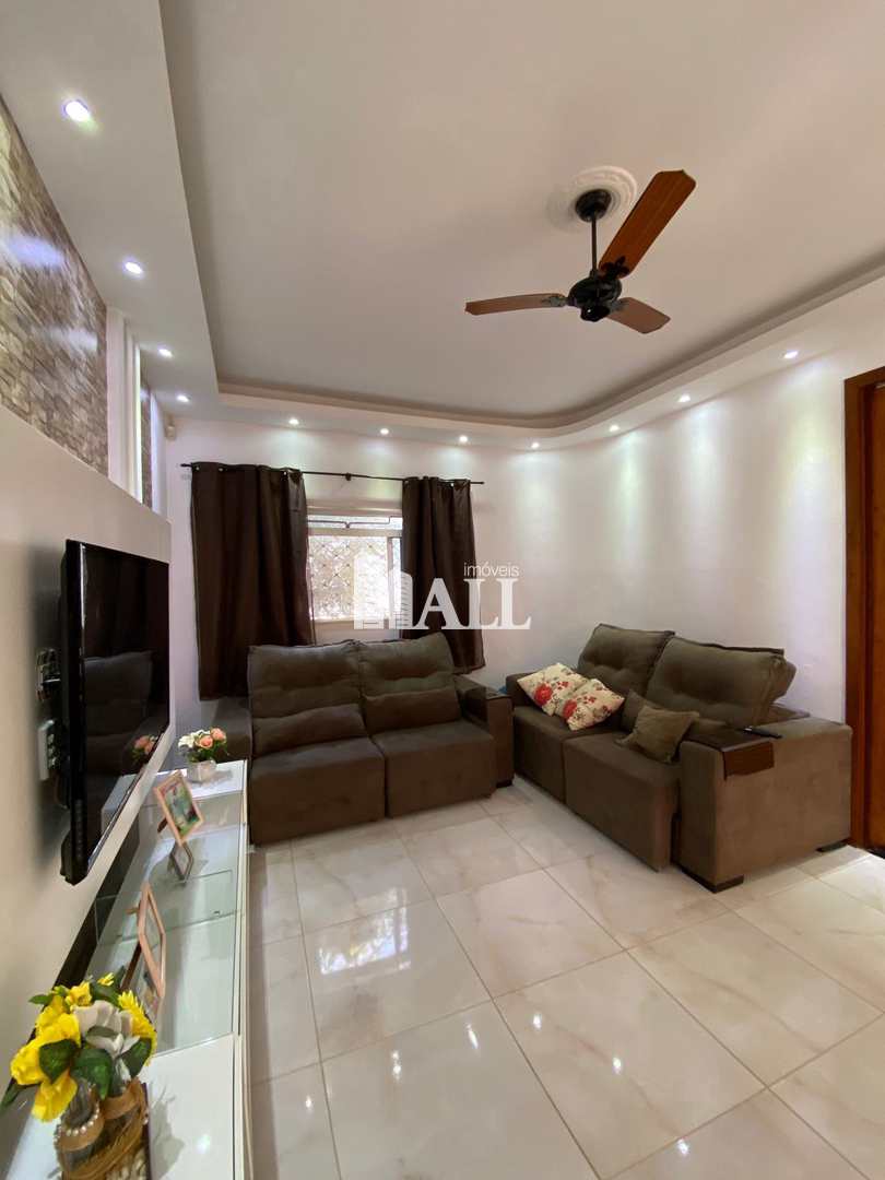 Casa à venda com 2 quartos, 125m² - Foto 2