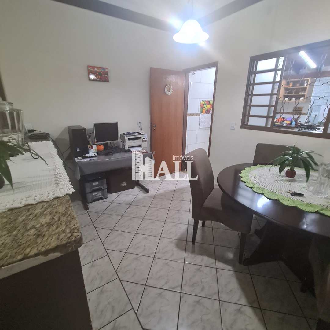 Casa à venda com 2 quartos, 170m² - Foto 2