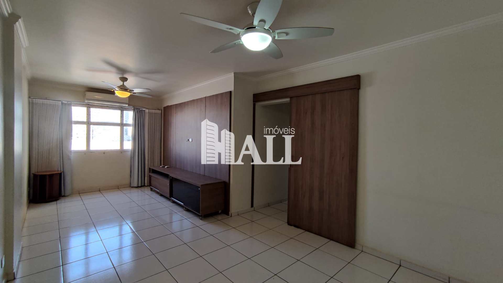 Apartamento à venda com 2 quartos, 69m² - Foto 2