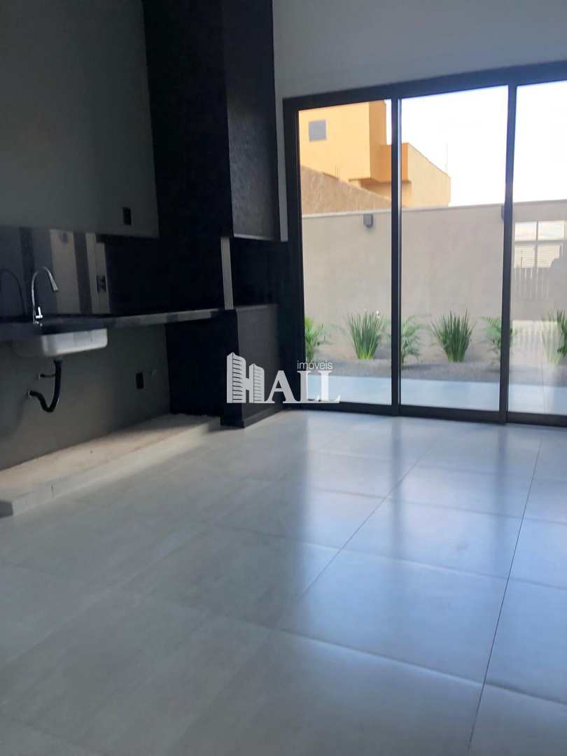 Casa à venda com 3 quartos, 200m² - Foto 2