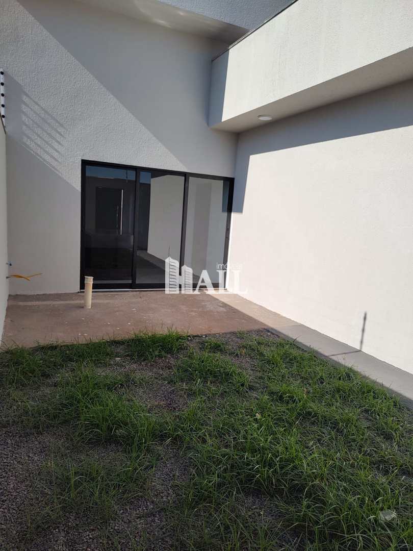 Casa à venda com 3 quartos, 83m² - Foto 1