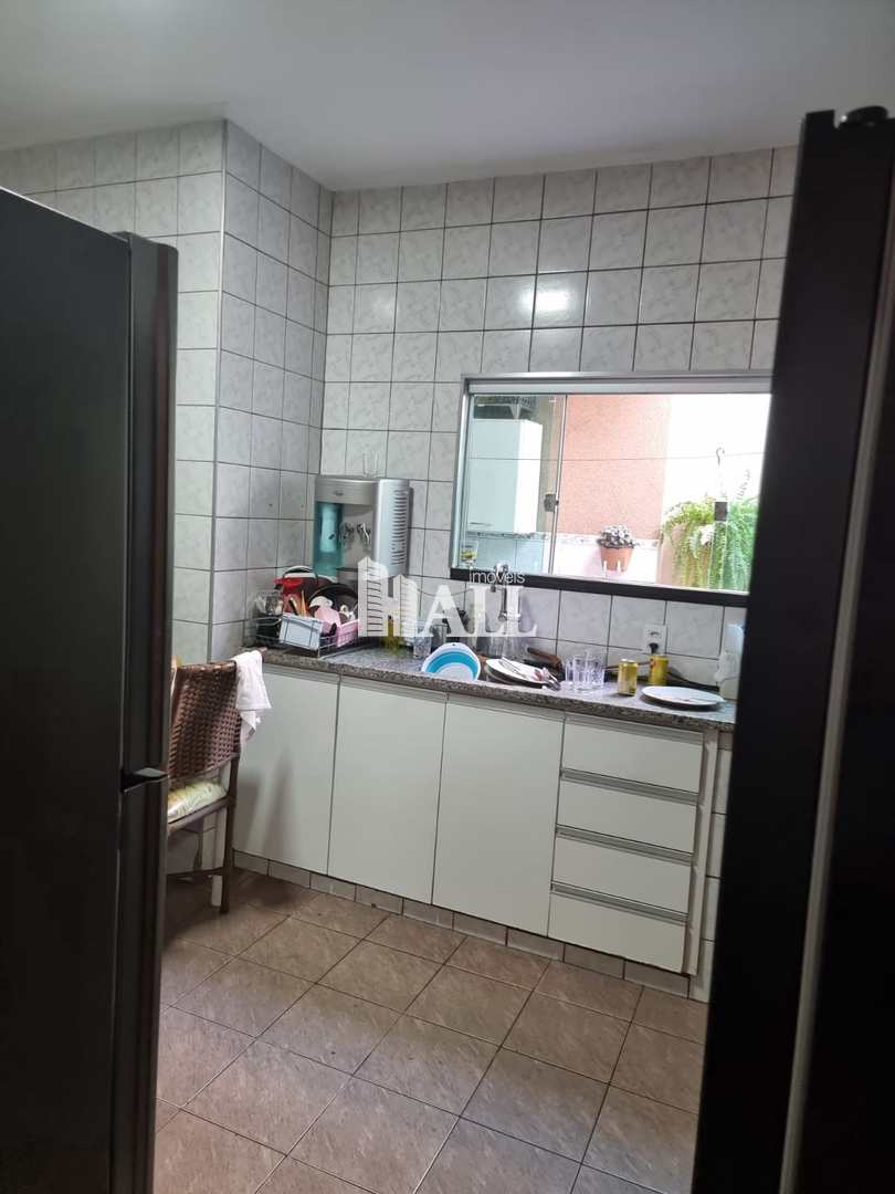 Casa à venda com 3 quartos, 120m² - Foto 2