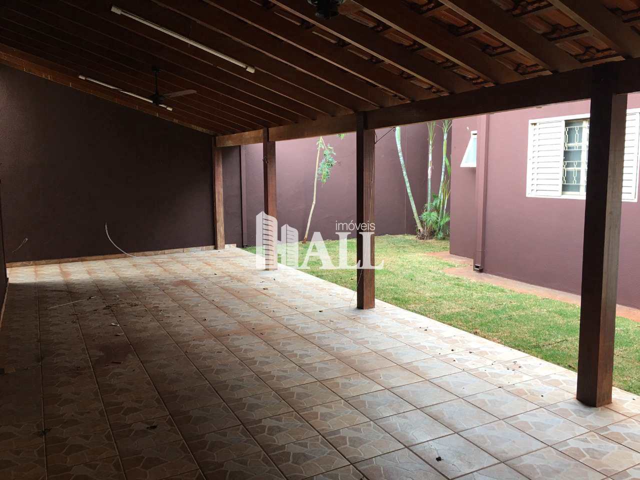 Casa à venda com 3 quartos, 130m² - Foto 1