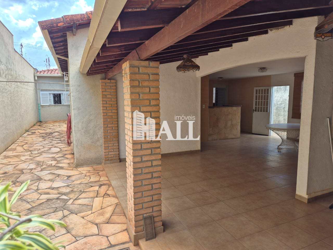 Casa à venda com 3 quartos, 199m² - Foto 2