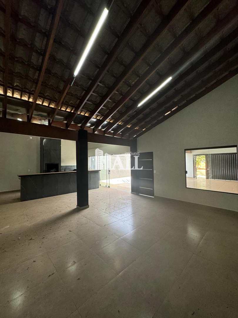 Casa à venda com 2 quartos, 180m² - Foto 8