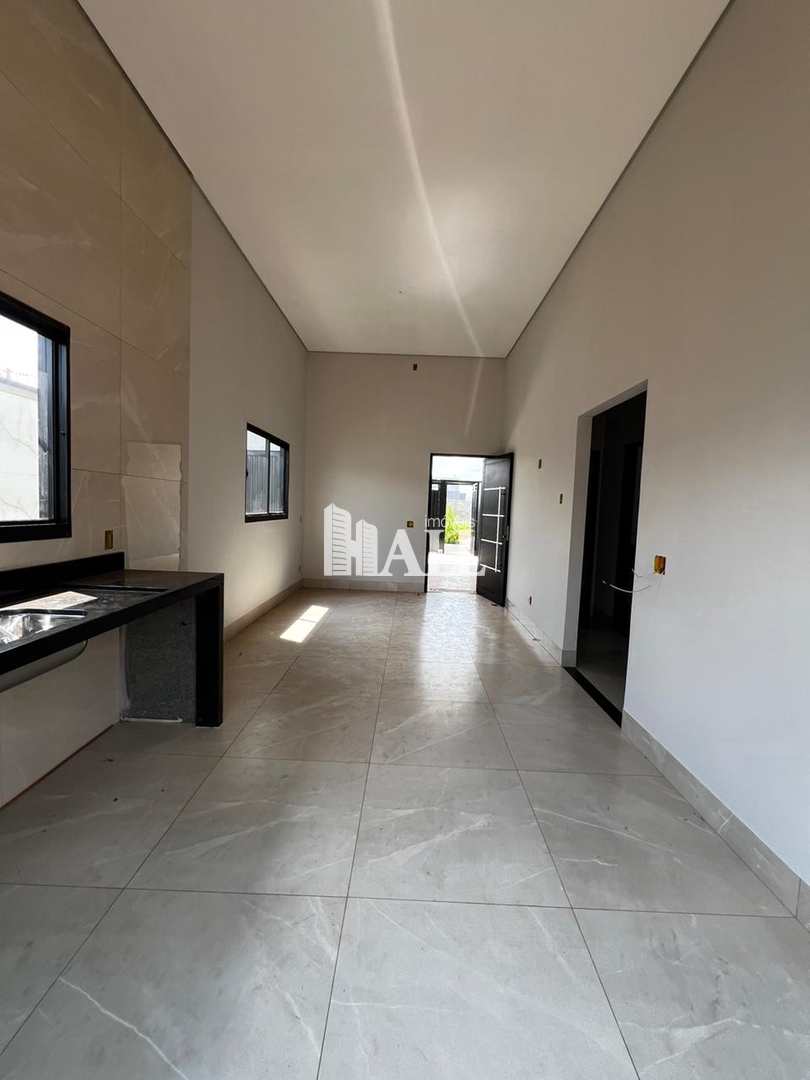 Casa à venda com 2 quartos, 83m² - Foto 1