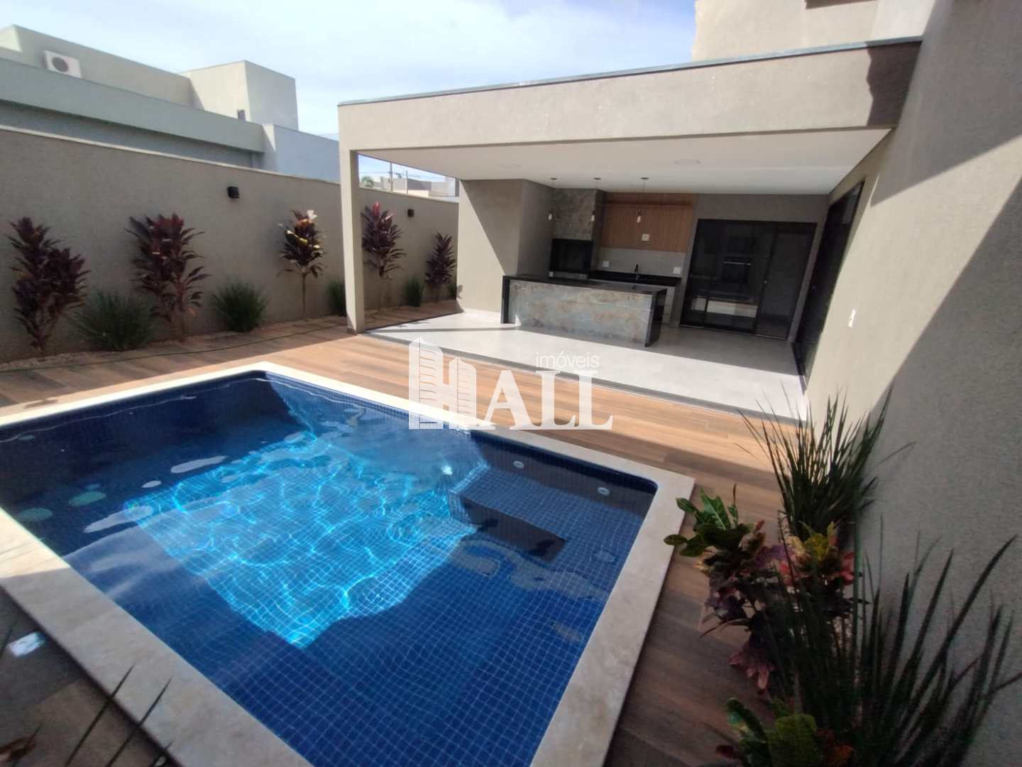 Casa de Condomínio à venda com 3 quartos, 220m² - Foto 1