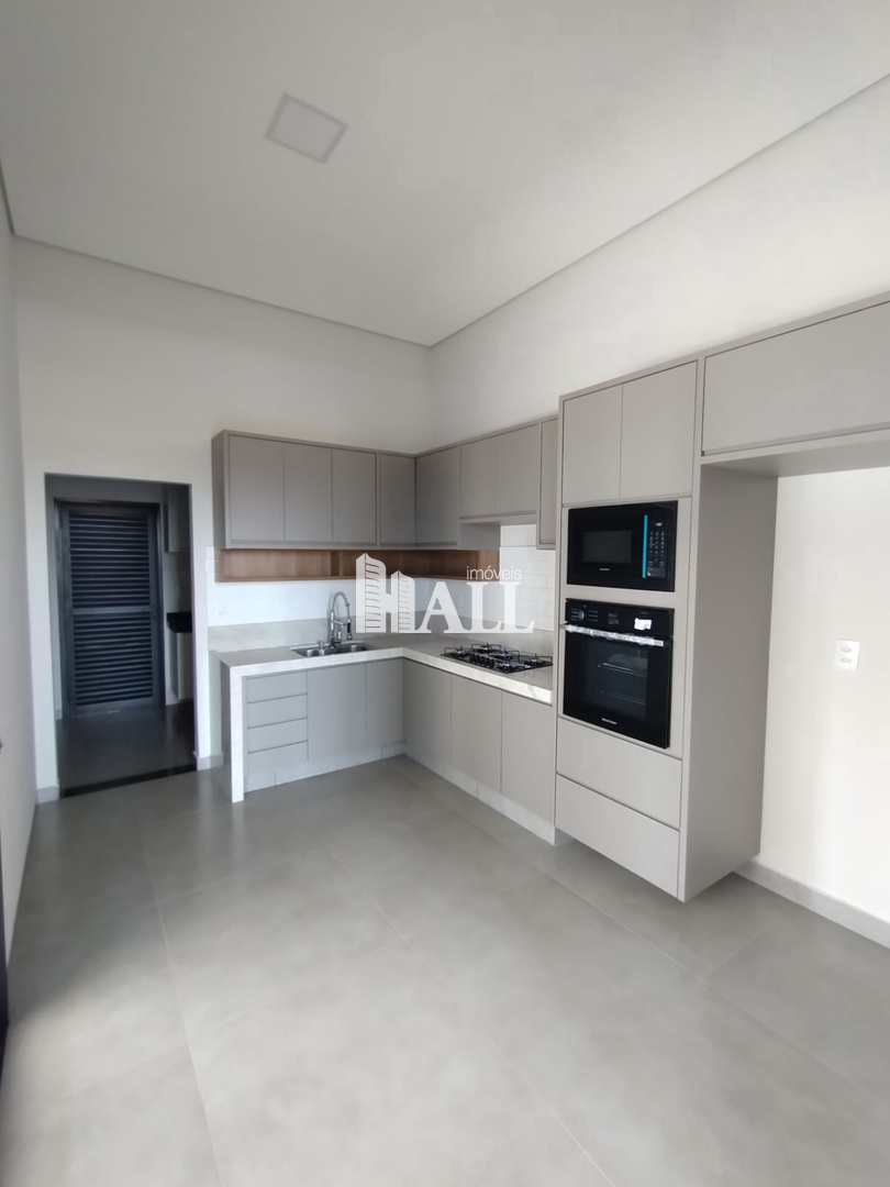 Casa de Condomínio à venda com 3 quartos, 220m² - Foto 4