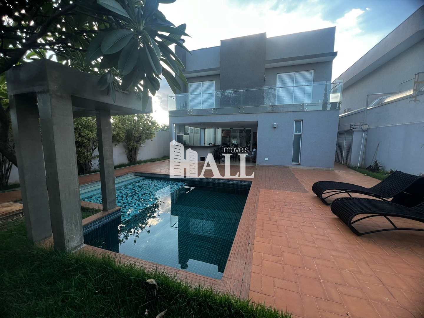 Casa de Condomínio à venda com 5 quartos, 380m² - Foto 1