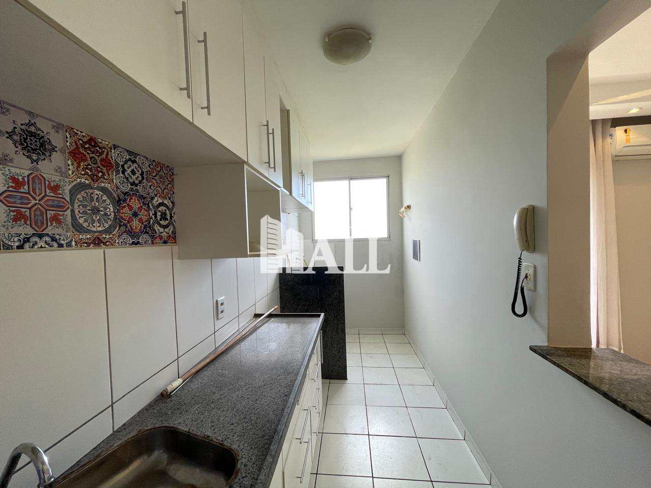 Apartamento à venda com 3 quartos, 70m² - Foto 2