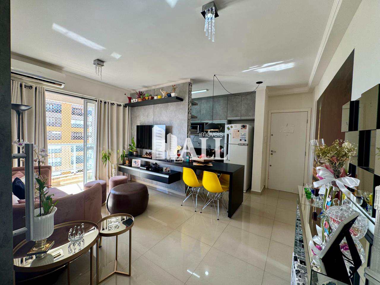 Apartamento à venda com 2 quartos, 55m² - Foto 1