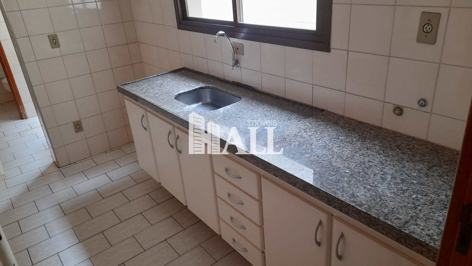 Apartamento à venda com 3 quartos, 107m² - Foto 4