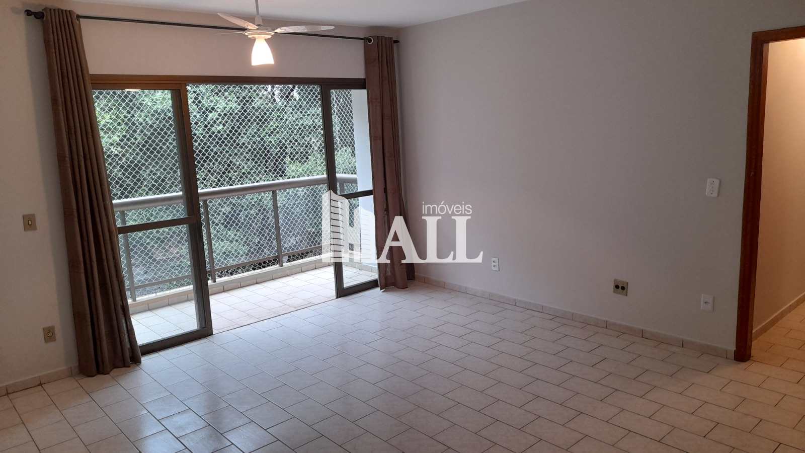 Apartamento à venda com 3 quartos, 107m² - Foto 1