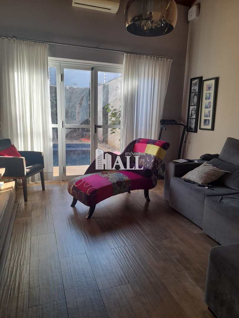 Casa à venda com 3 quartos, 320m² - Foto 1