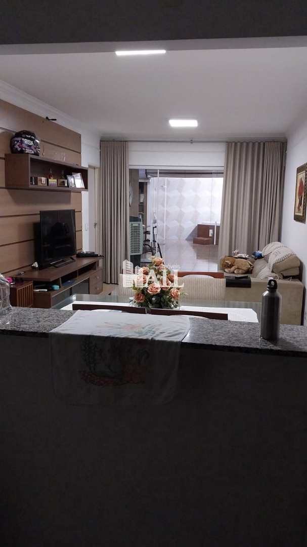 Casa de Condomínio à venda com 3 quartos, 180m² - Foto 2