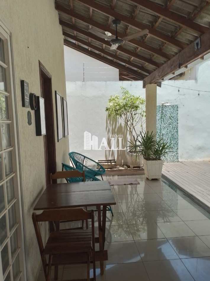 Casa à venda com 2 quartos, 150m² - Foto 4