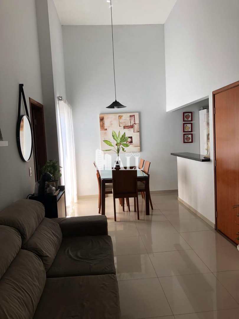 Casa à venda com 3 quartos, 107m² - Foto 1