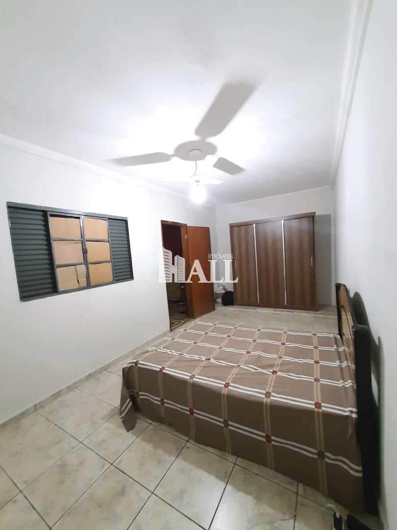 Casa à venda com 4 quartos, 250m² - Foto 16