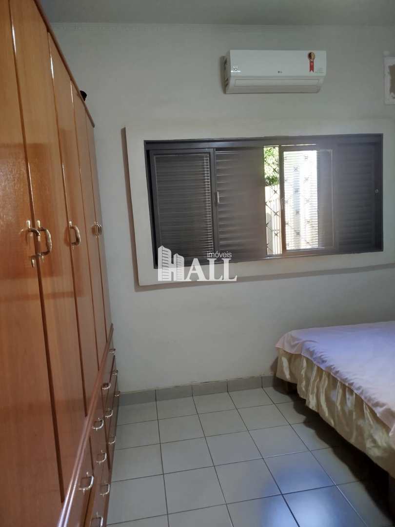 Casa à venda com 3 quartos, 149m² - Foto 1