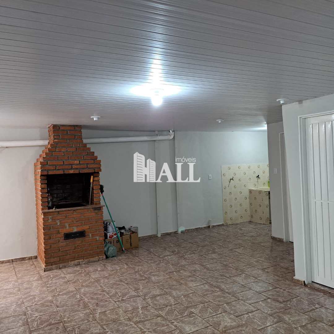 Casa à venda com 2 quartos, 200m² - Foto 1