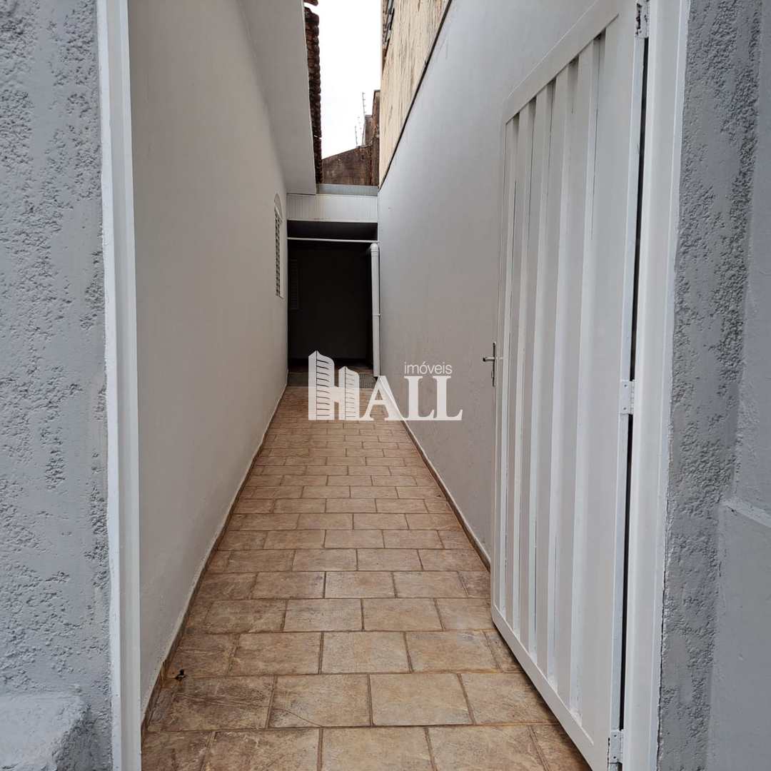 Casa à venda com 2 quartos, 200m² - Foto 2