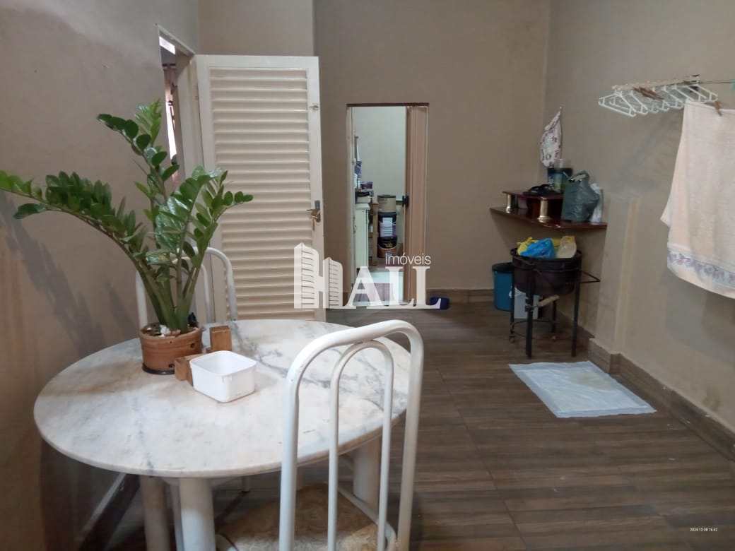 Casa à venda com 3 quartos, 156m² - Foto 1