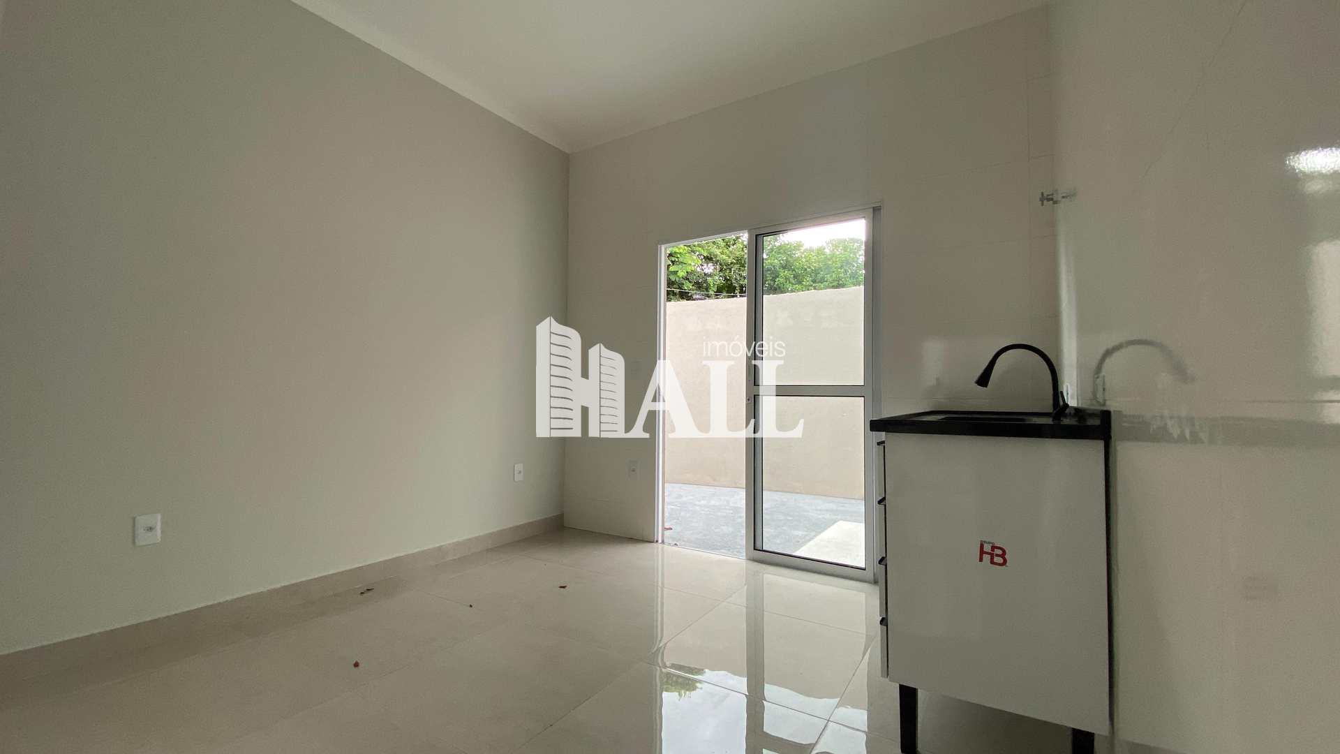 Casa à venda com 2 quartos, 85m² - Foto 2