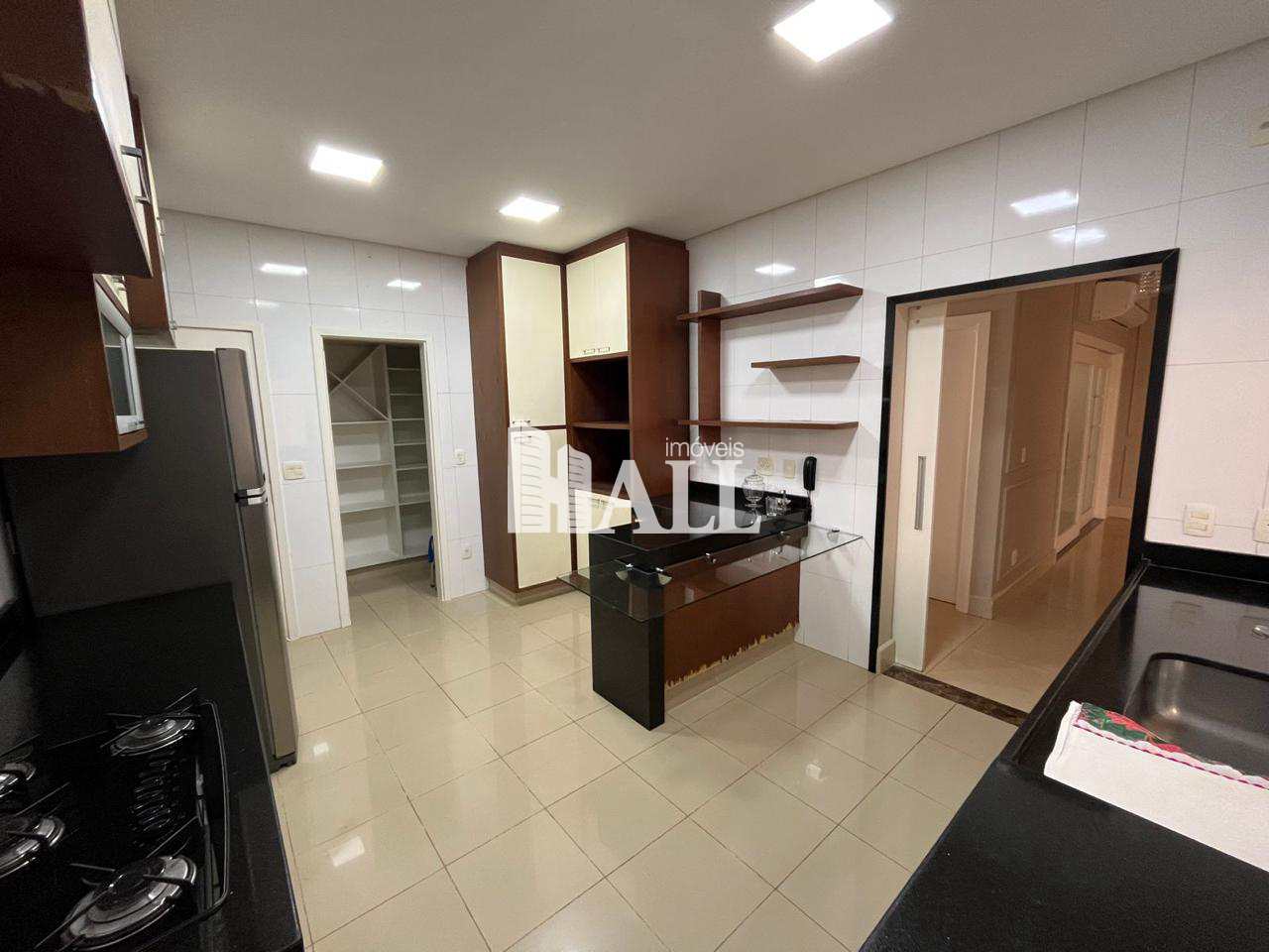 Casa de Condomínio à venda com 3 quartos, 245m² - Foto 2