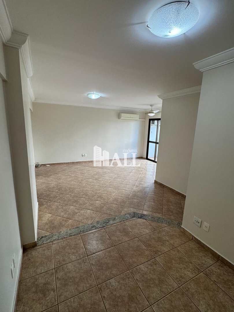 Apartamento à venda com 3 quartos, 135m² - Foto 2