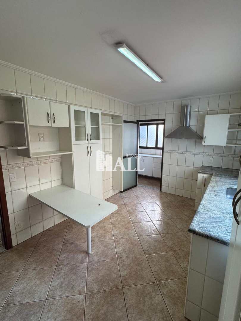 Apartamento à venda com 3 quartos, 135m² - Foto 3