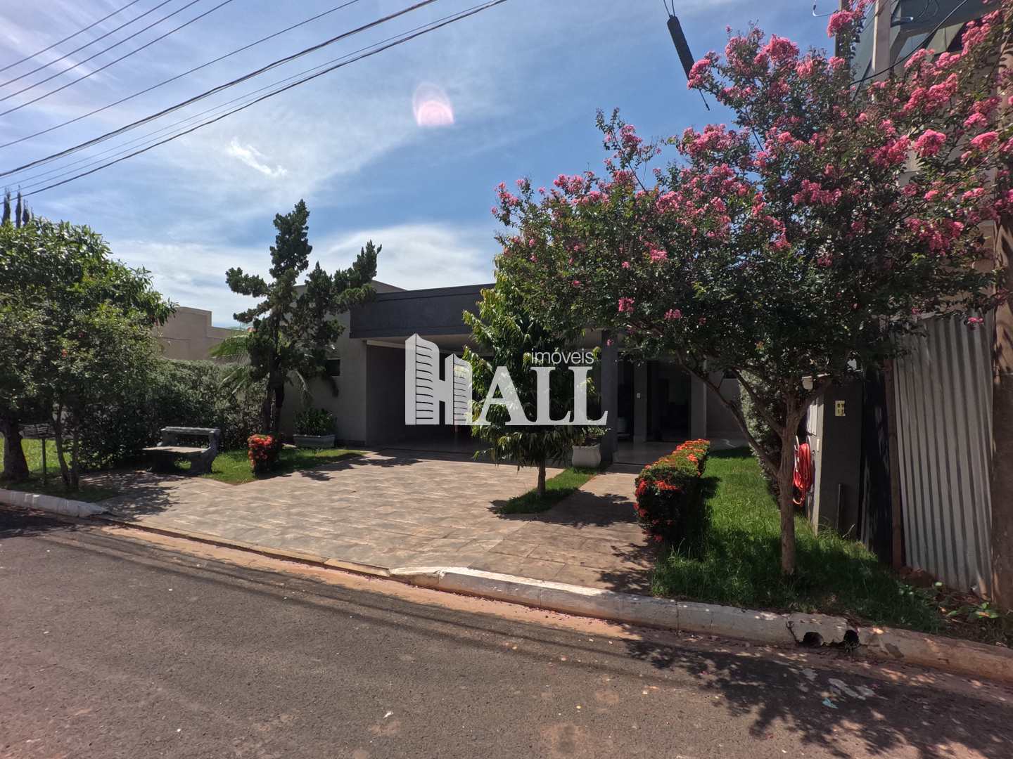 Casa à venda com 3 quartos, 360m² - Foto 2