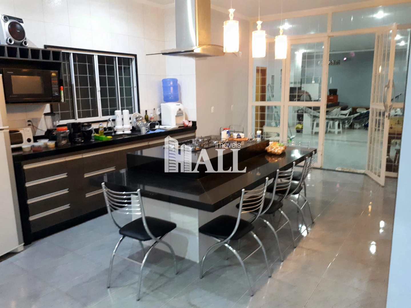 Casa à venda com 3 quartos, 230m² - Foto 1