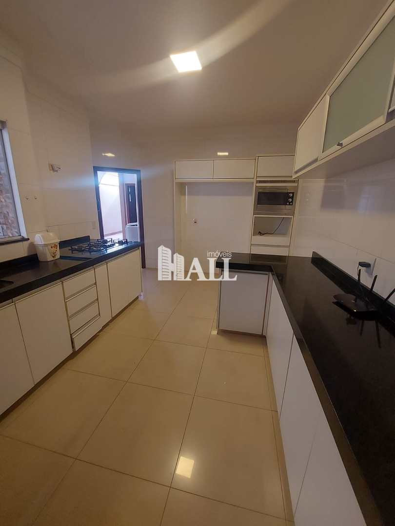 Casa de Condomínio à venda com 3 quartos, 260m² - Foto 4