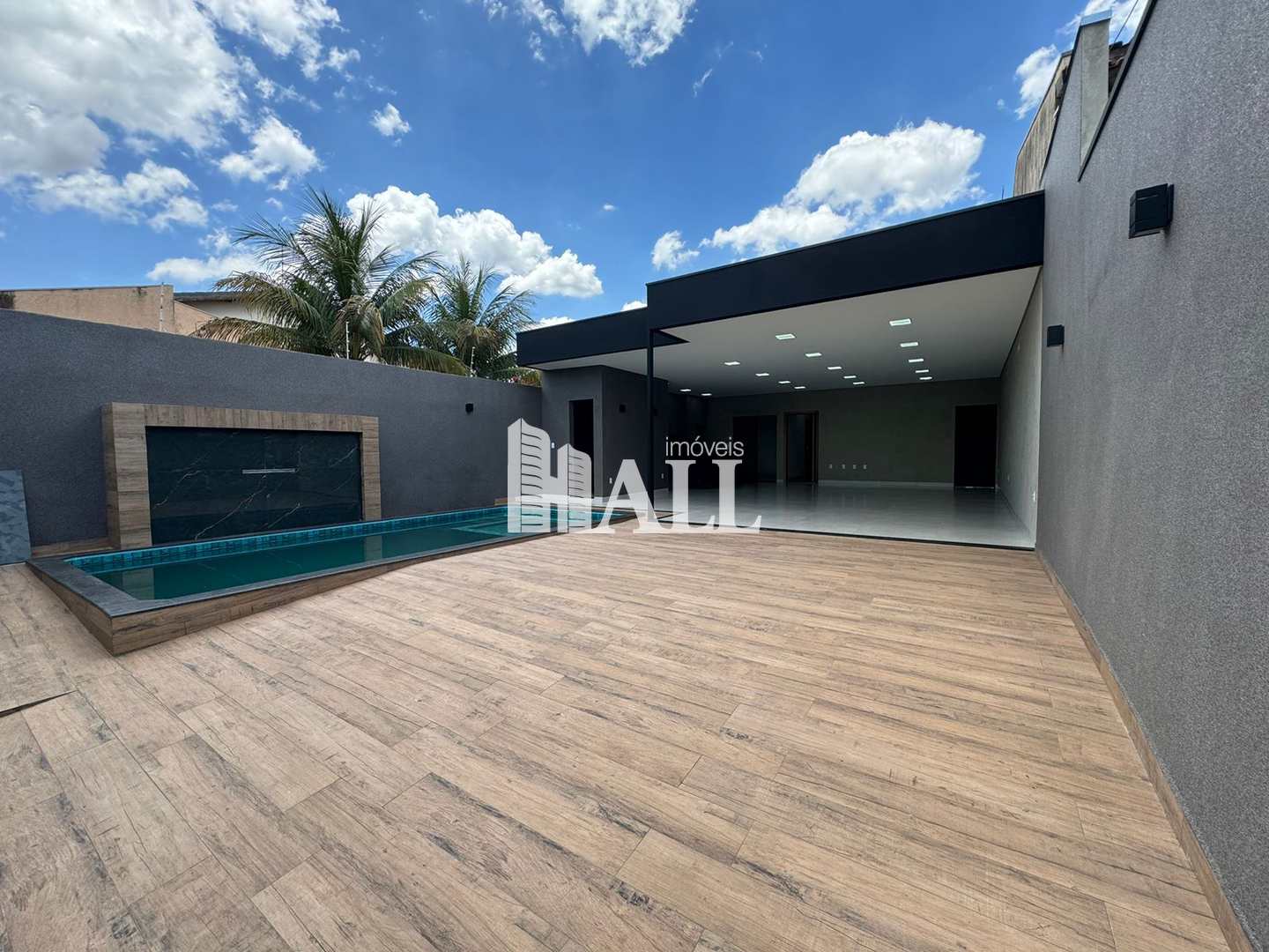 Casa à venda com 3 quartos, 190m² - Foto 1