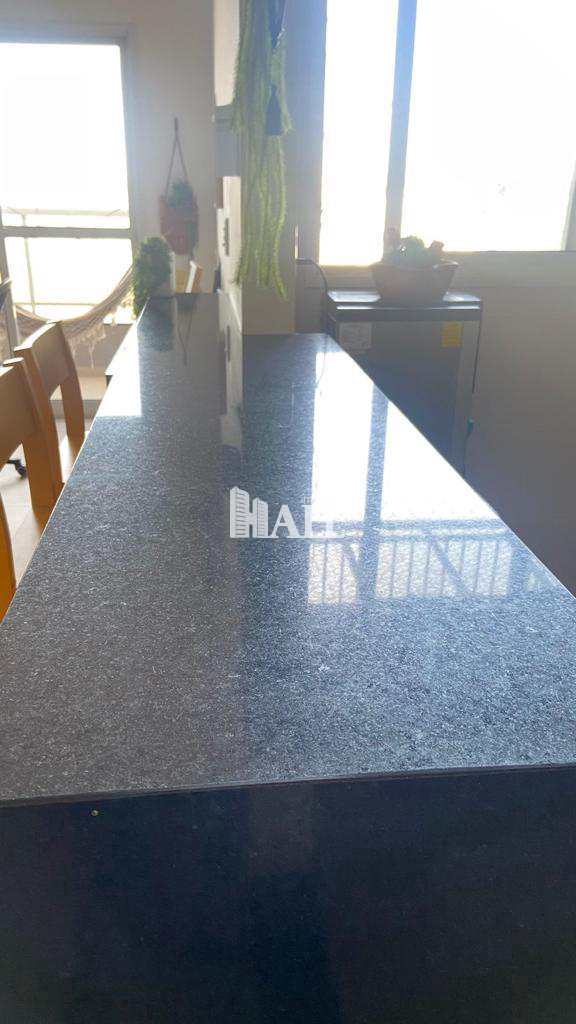 Apartamento à venda com 3 quartos, 87m² - Foto 2