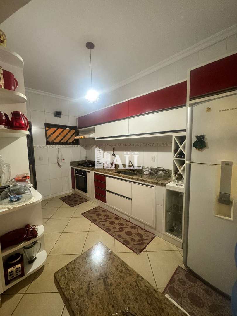 Casa à venda com 3 quartos, 150m² - Foto 4