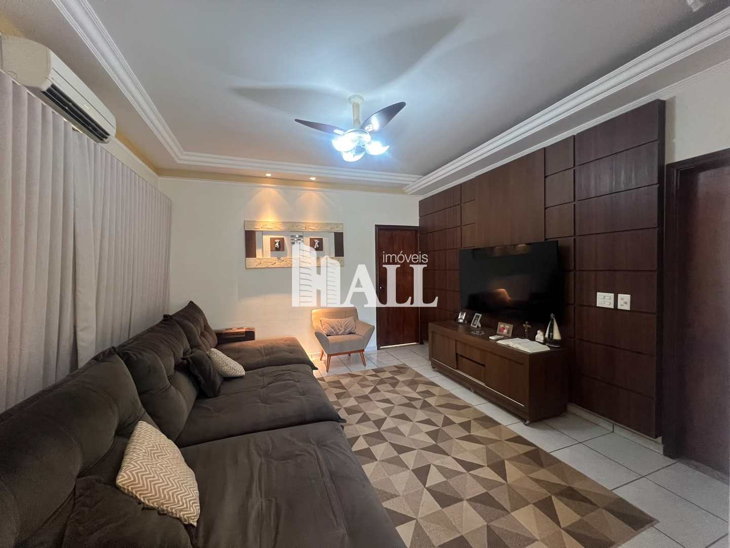 Casa com 3 quartos à venda, 200m² — foto 2 de 30