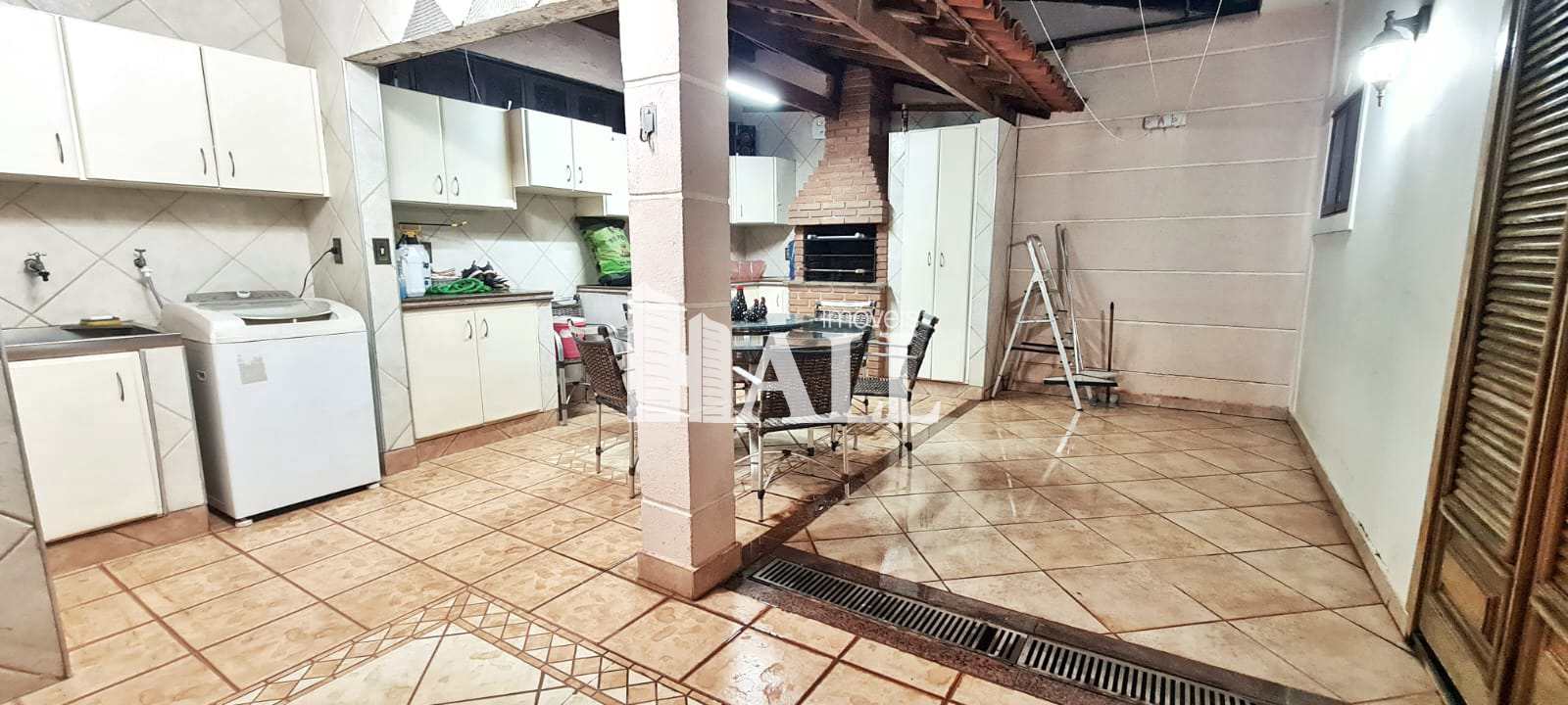 Casa à venda com 4 quartos, 200m² - Foto 17