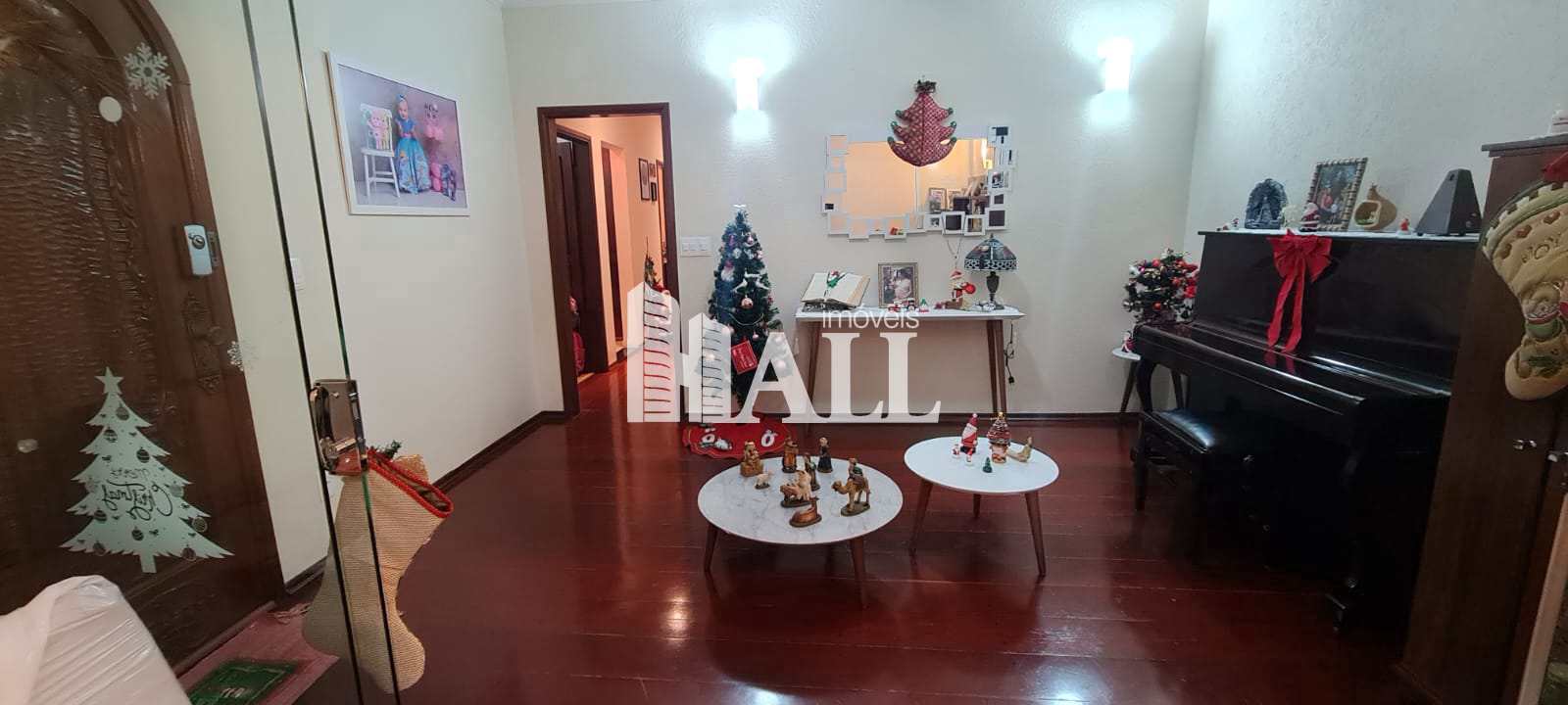 Casa à venda com 4 quartos, 200m² - Foto 2