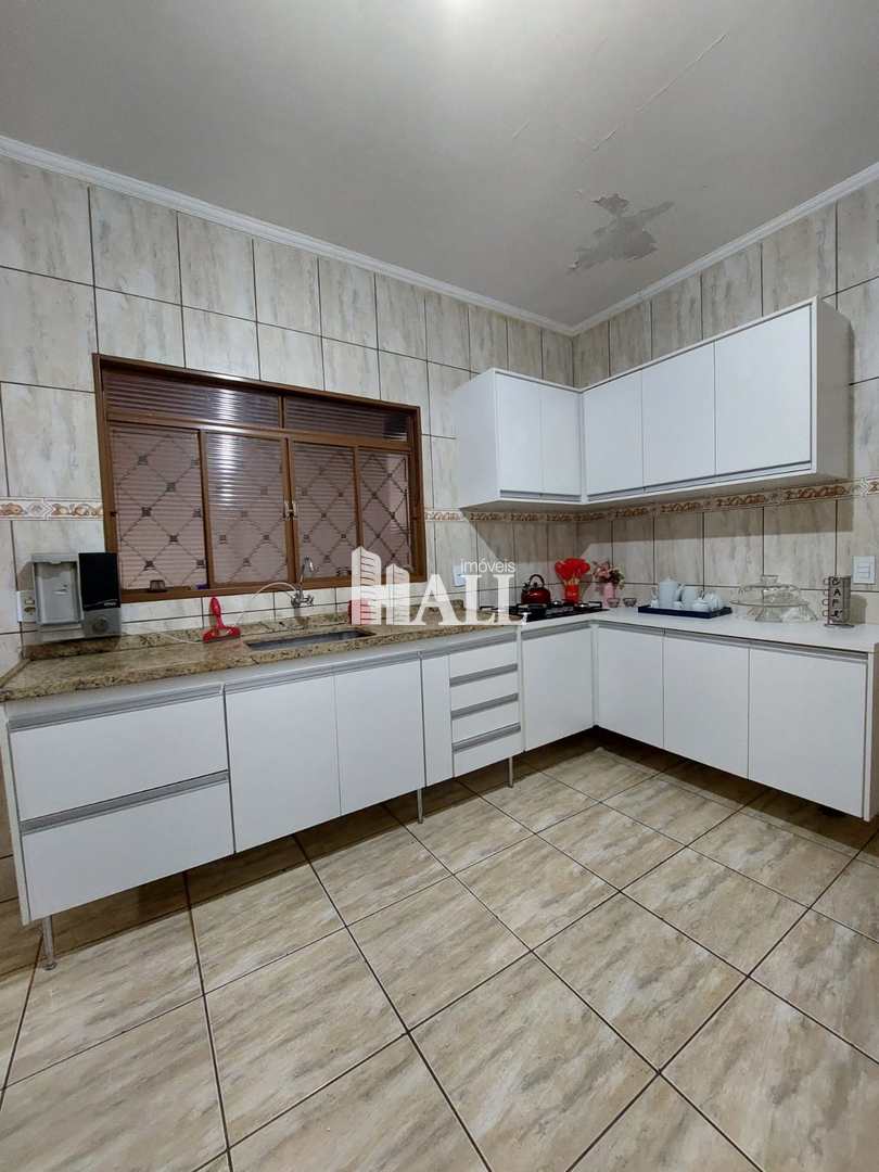 Casa à venda com 3 quartos, 275m² - Foto 2