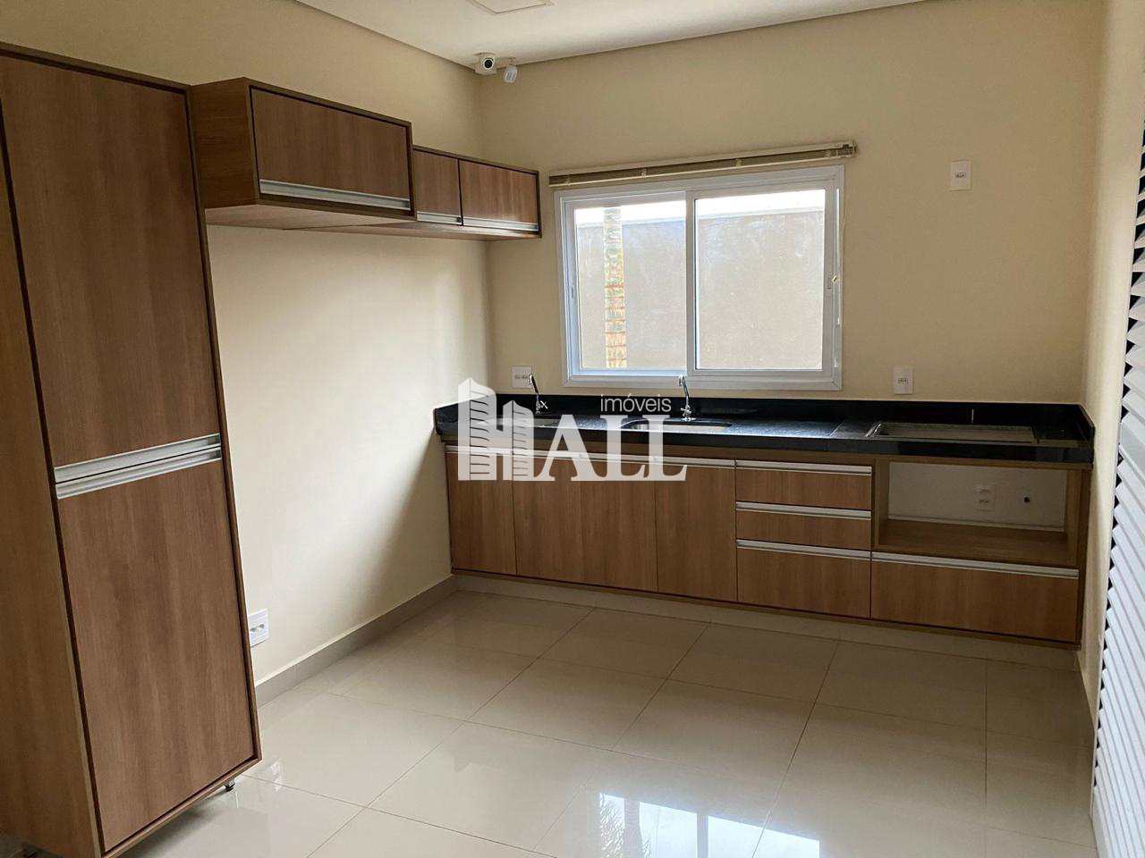 Sobrado à venda com 2 quartos, 229m² - Foto 1