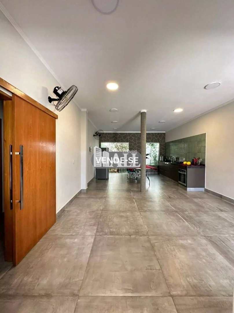 Casa à venda com 3 quartos, 120m² - Foto 2