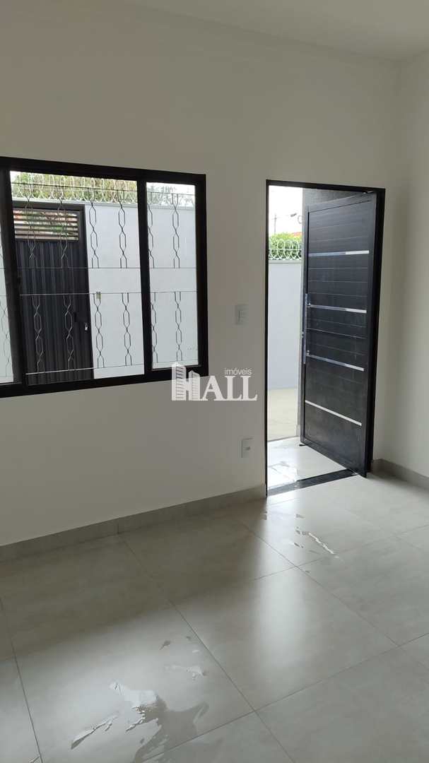 Casa à venda com 2 quartos, 97m² - Foto 2