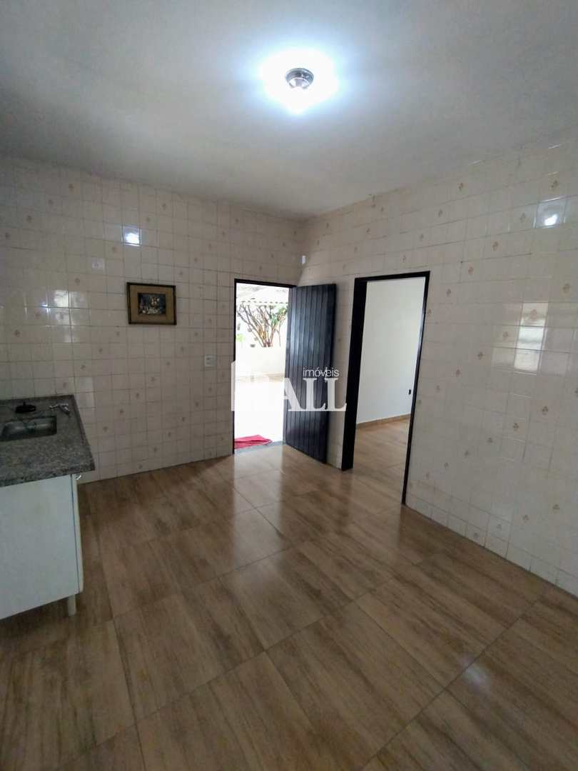 Casa à venda com 3 quartos, 240m² - Foto 2