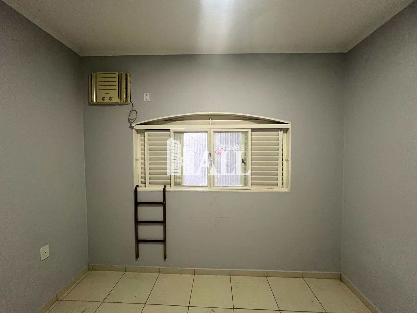 Casa à venda com 4 quartos, 200m² - Foto 13