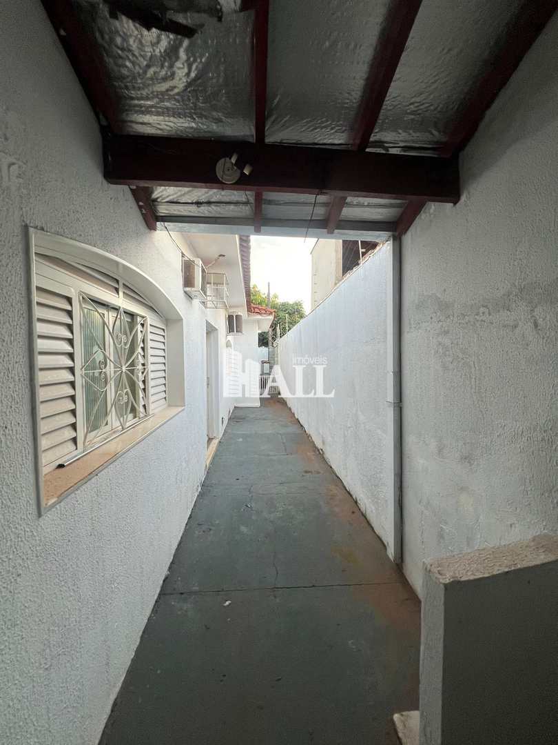 Casa à venda com 4 quartos, 200m² - Foto 23