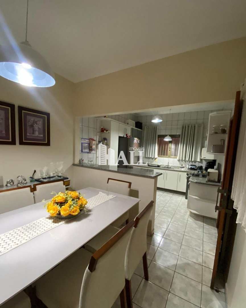 Casa à venda com 3 quartos, 132m² - Foto 3